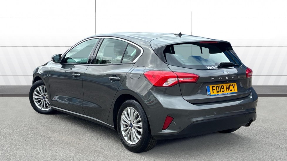 Ford Focus 1.0 EcoBoost 125 Titanium 5dr Auto Petrol Hatchback - Image 2