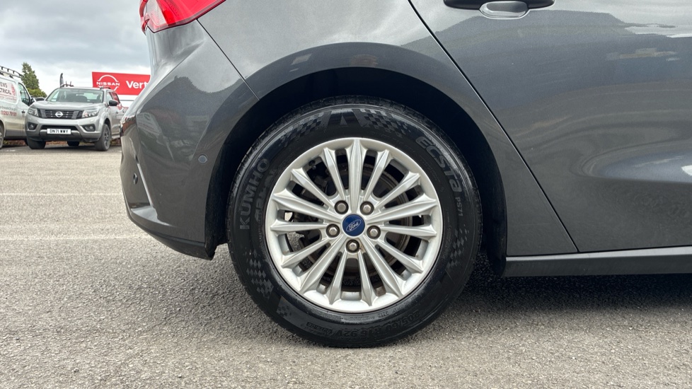 Ford Focus 1.0 EcoBoost 125 Titanium 5dr Auto Petrol Hatchback - Image 7