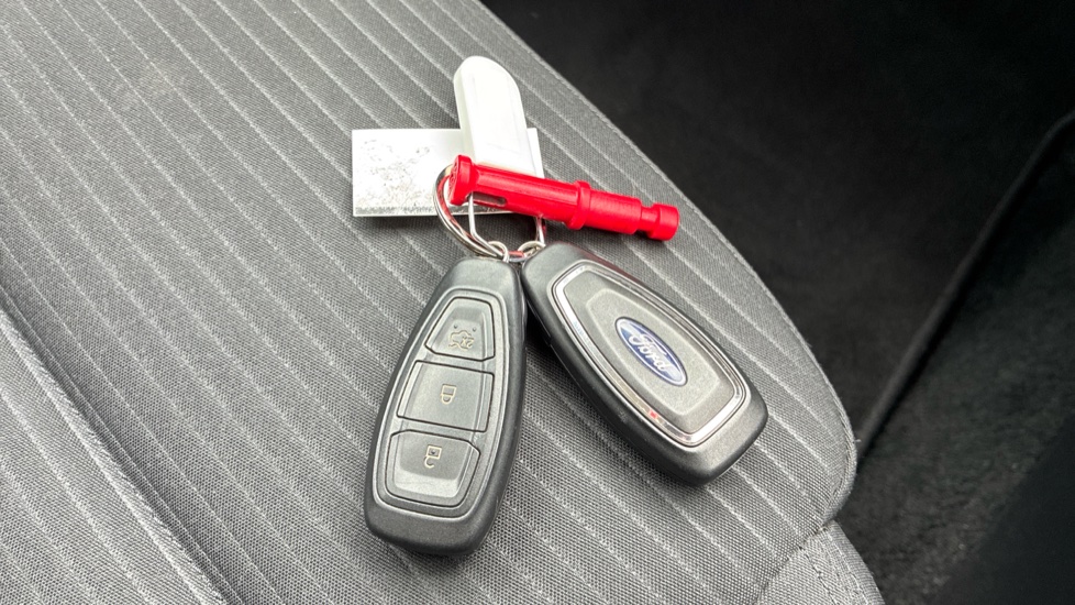 Ford Focus 1.0 EcoBoost 125 Titanium 5dr Auto Petrol Hatchback - Image 20