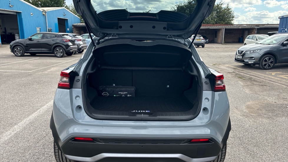 Nissan Juke 1.0 DiG-T Tekna+ 5dr DCT Petrol Hatchback - Image 4