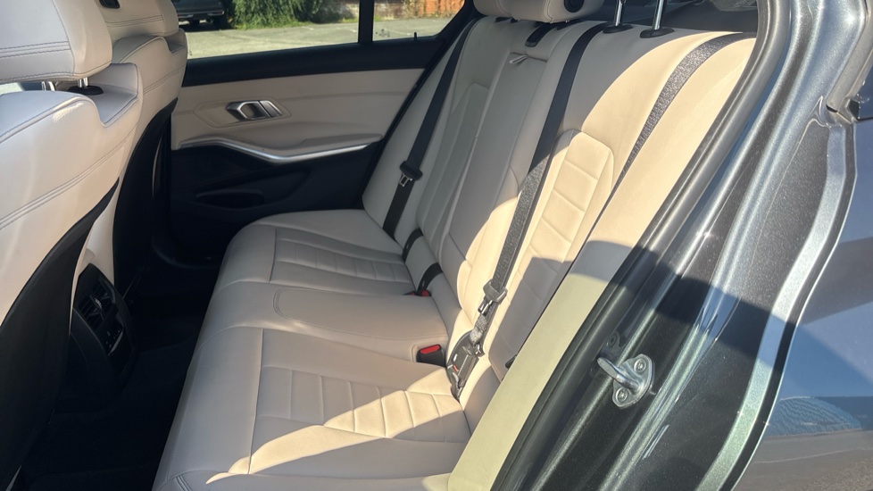 BMW 3 Series 320i M Sport 4dr Step Auto Petrol Saloon - Image 16