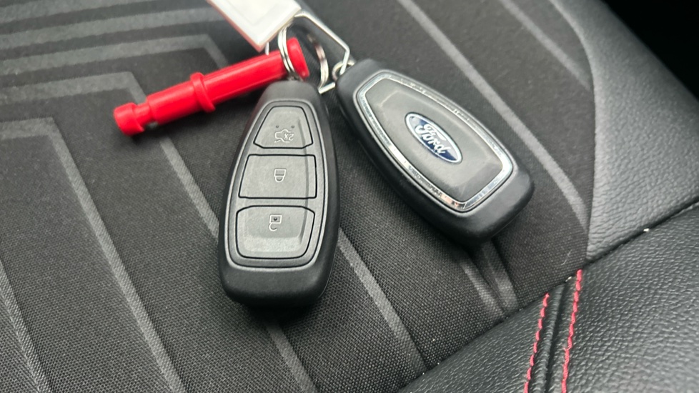 Ford Puma 1.0 EcoBoost Hybrid mHEV ST-Line X 5dr DCT Petrol Hatchback - Image 20
