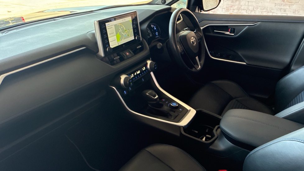 Toyota RAV4 2.5 VVT-i Hybrid Dynamic 5dr CVT Hybrid Estate - Image 9