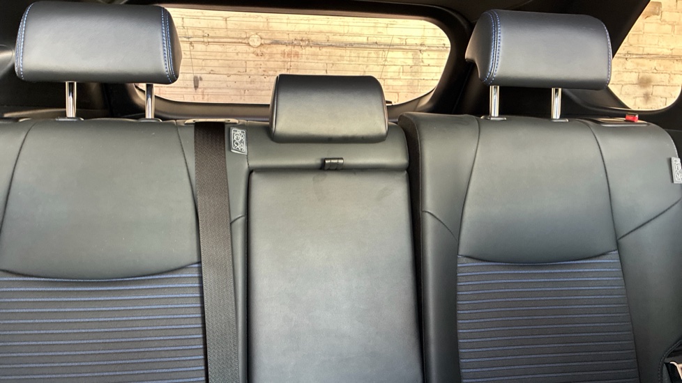 Toyota RAV4 2.5 VVT-i Hybrid Dynamic 5dr CVT Hybrid Estate - Image 15