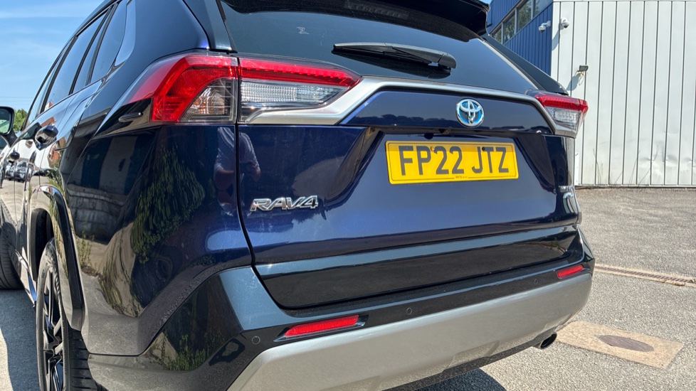 Toyota RAV4 2.5 VVT-i Hybrid Dynamic 5dr CVT Hybrid Estate - Image 25
