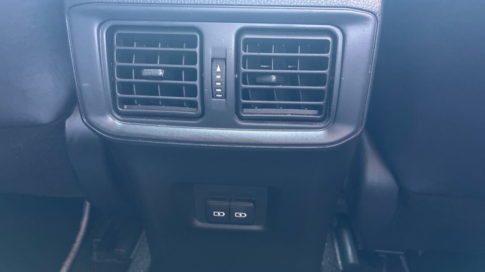 Toyota RAV4 2.5 VVT-i Hybrid Dynamic 5dr CVT Hybrid Estate - Image 37