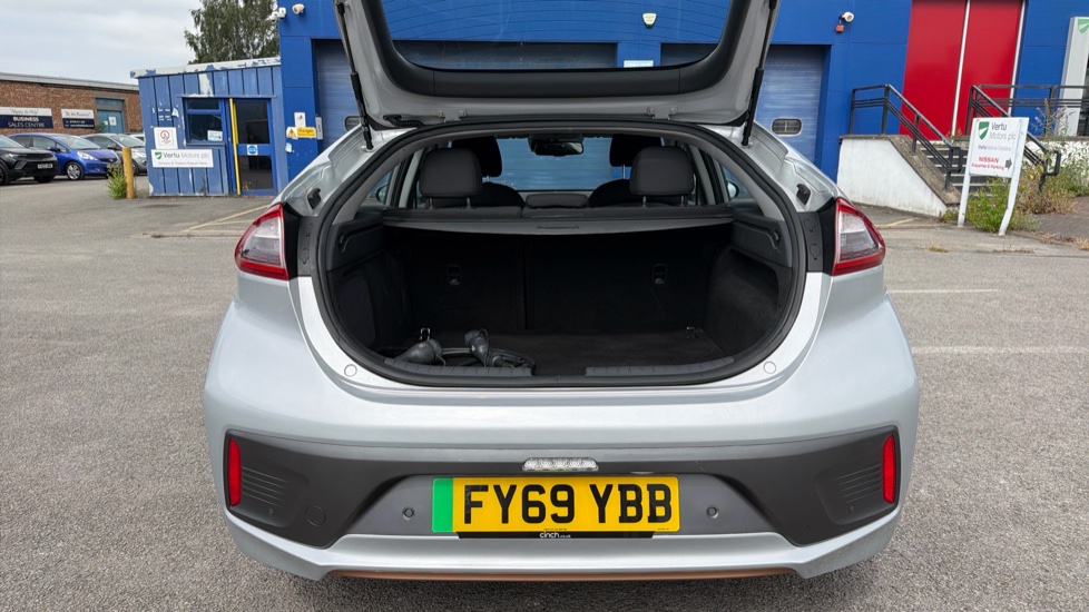 Hyundai IONIQ 88kW Electric Premium 28kWh 5dr Auto Electric Hatchback - Image 4