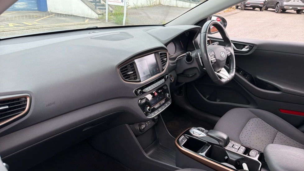 Hyundai IONIQ 88kW Electric Premium 28kWh 5dr Auto Electric Hatchback - Image 9