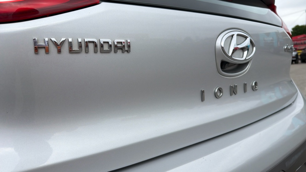 Hyundai IONIQ 88kW Electric Premium 28kWh 5dr Auto Electric Hatchback - Image 21