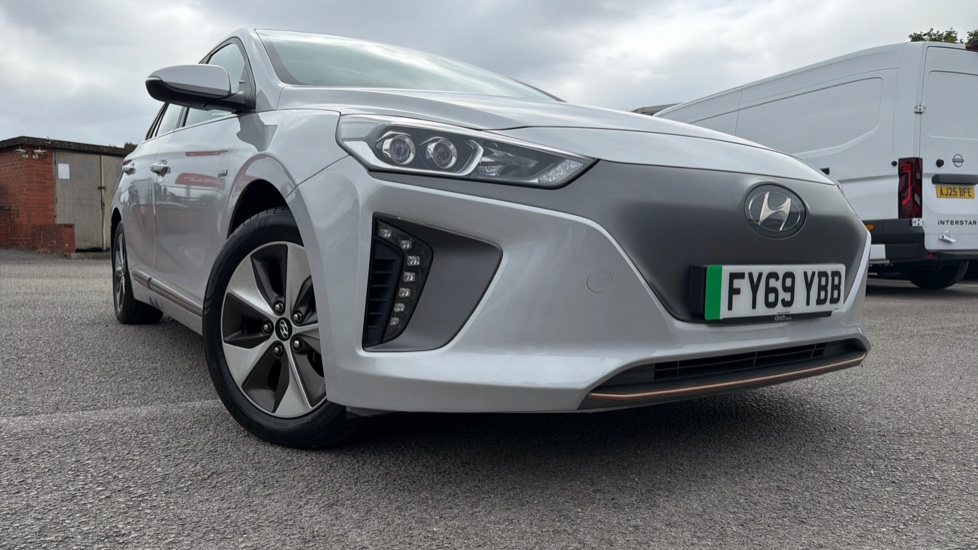 Hyundai IONIQ 88kW Electric Premium 28kWh 5dr Auto Electric Hatchback - Image 25