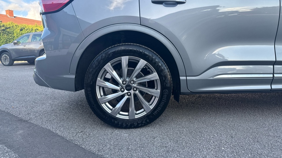 Ford Kuga 2.5 FHEV Vignale 5dr CVT Hybrid Estate - Image 7