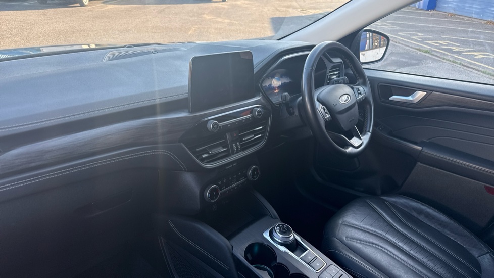 Ford Kuga 2.5 FHEV Vignale 5dr CVT Hybrid Estate - Image 9