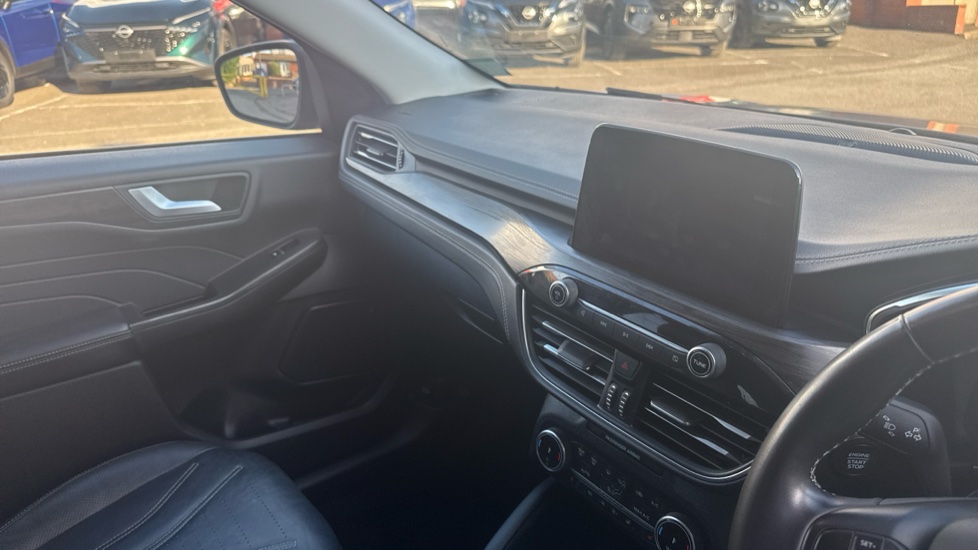 Ford Kuga 2.5 FHEV Vignale 5dr CVT Hybrid Estate - Image 14