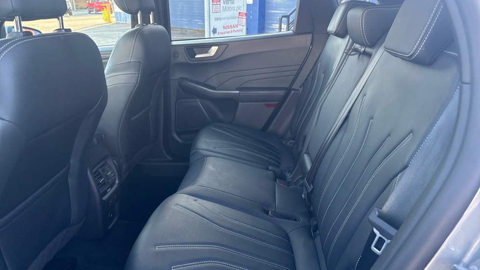 Ford Kuga 2.5 FHEV Vignale 5dr CVT Hybrid Estate - Image 16