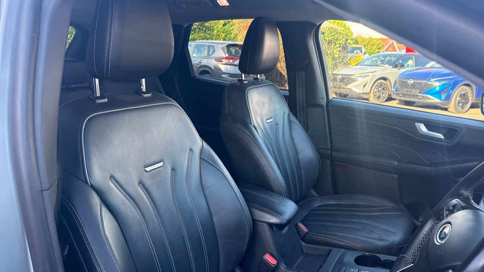 Ford Kuga 2.5 FHEV Vignale 5dr CVT Hybrid Estate - Image 29