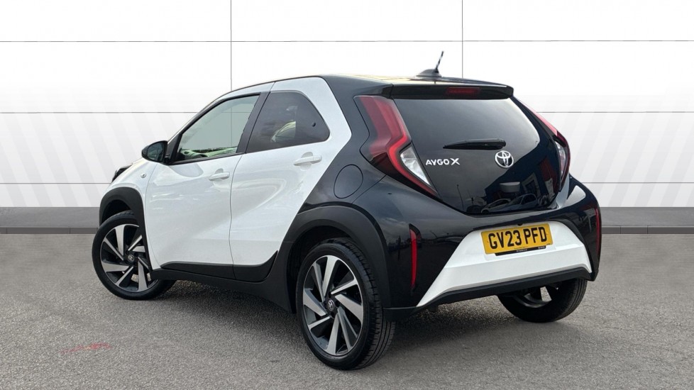 Toyota Aygo X 1.0 VVT-i Edge 5dr Petrol Hatchback - Image 2