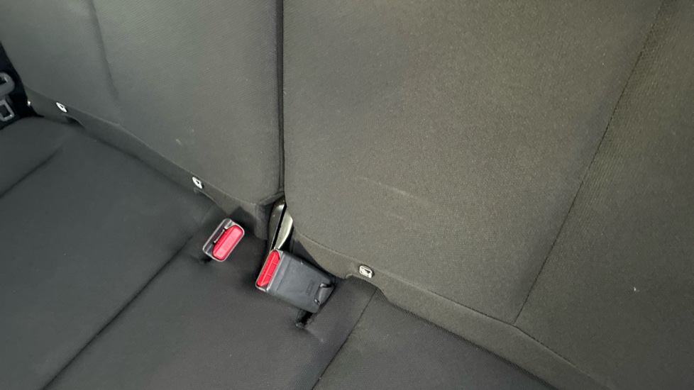 Toyota Aygo X 1.0 VVT-i Edge 5dr Petrol Hatchback - Image 17