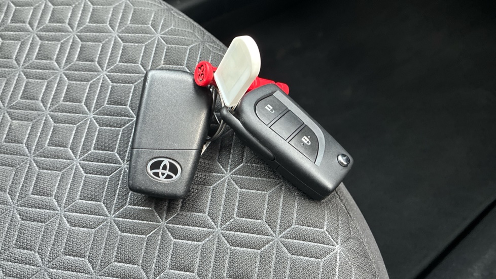 Toyota Aygo X 1.0 VVT-i Edge 5dr Petrol Hatchback - Image 20