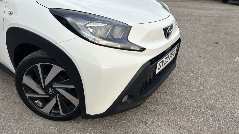 Toyota Aygo X 1.0 VVT-i Edge 5dr Petrol Hatchback - Image 24