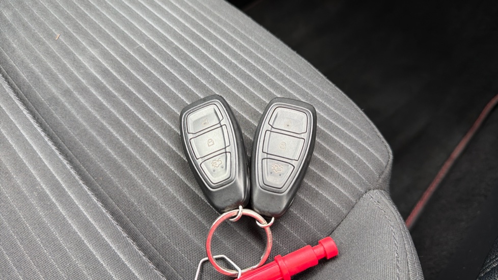 Ford Focus 1.0 EcoBoost 125 Titanium 5dr Petrol Hatchback - Image 20