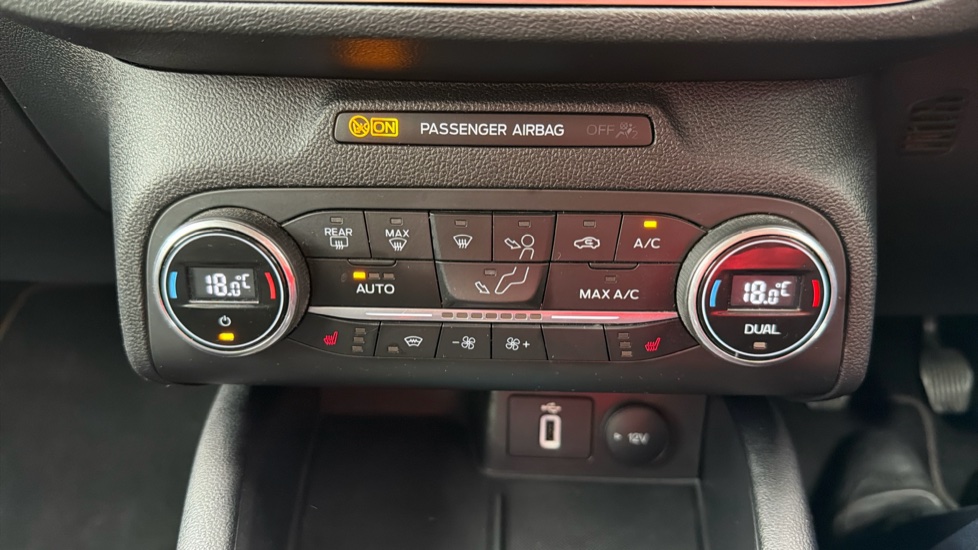 Ford Focus 1.0 EcoBoost 125 Titanium 5dr Petrol Hatchback - Image 22