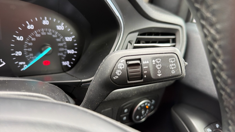 Ford Focus 1.0 EcoBoost 125 Titanium 5dr Petrol Hatchback - Image 31
