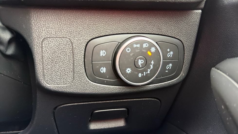 Ford Focus 1.0 EcoBoost 125 Titanium 5dr Petrol Hatchback - Image 33