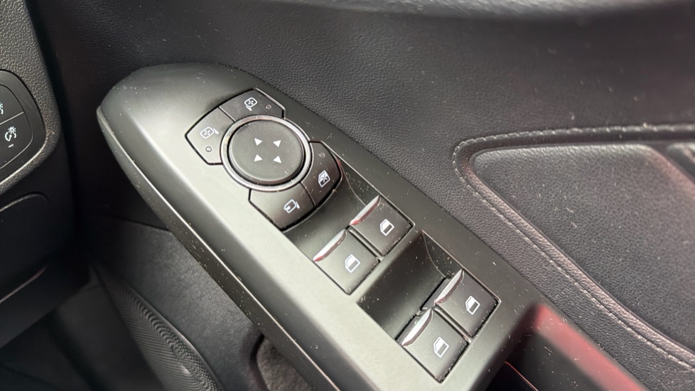 Ford Focus 1.0 EcoBoost 125 Titanium 5dr Petrol Hatchback - Image 34