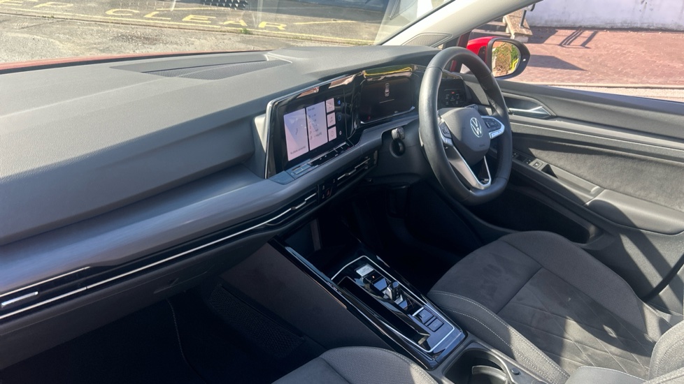 Volkswagen Golf 1.5 eTSI Style 5dr DSG Petrol Hatchback - Image 9