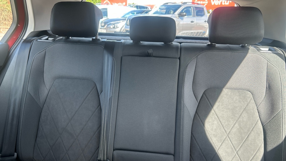 Volkswagen Golf 1.5 eTSI Style 5dr DSG Petrol Hatchback - Image 15