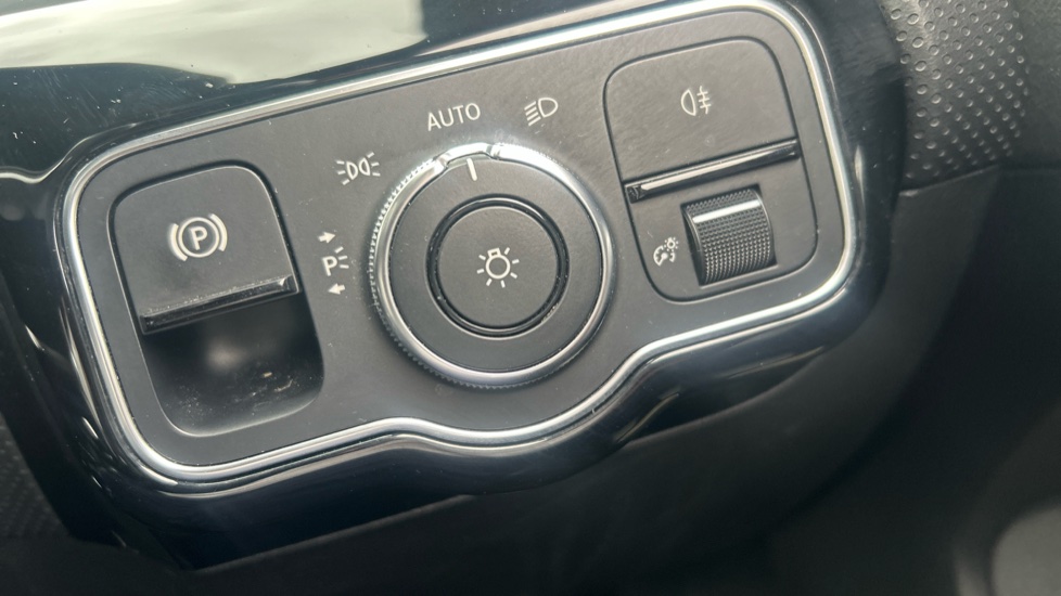 Mercedes-Benz A-Class A200d AMG Line 5dr Auto Diesel Hatchback - Image 31