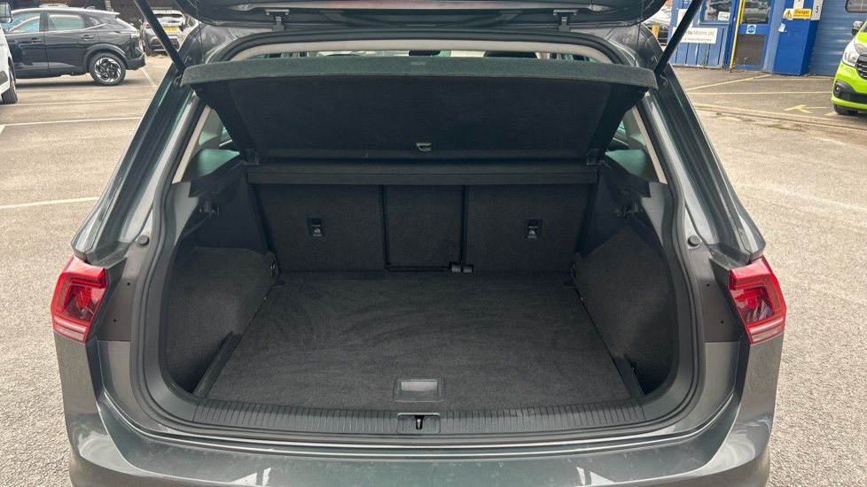 Volkswagen Tiguan 2.0 TDi 150 4Motion SEL 5dr DSG Diesel Estate - Image 4