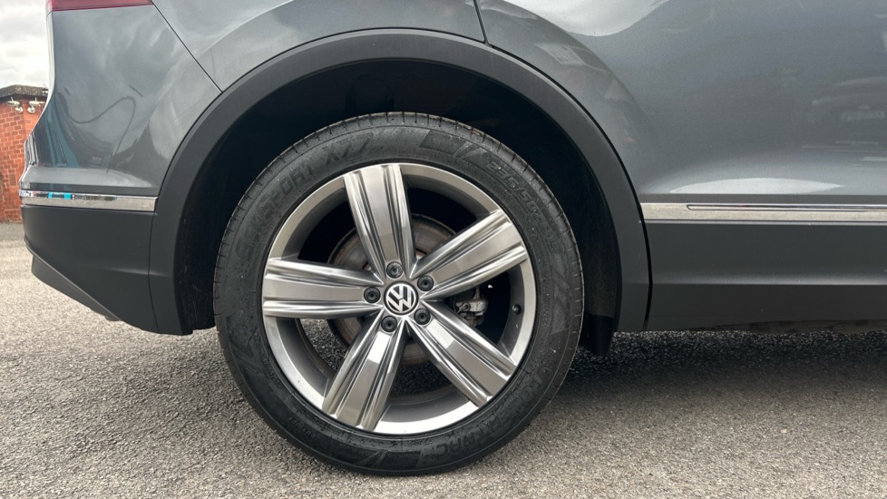 Volkswagen Tiguan 2.0 TDi 150 4Motion SEL 5dr DSG Diesel Estate - Image 7