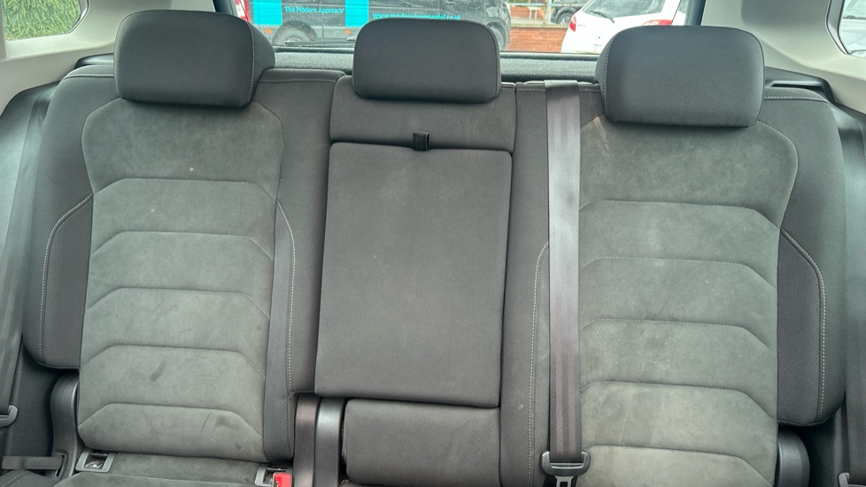 Volkswagen Tiguan 2.0 TDi 150 4Motion SEL 5dr DSG Diesel Estate - Image 15
