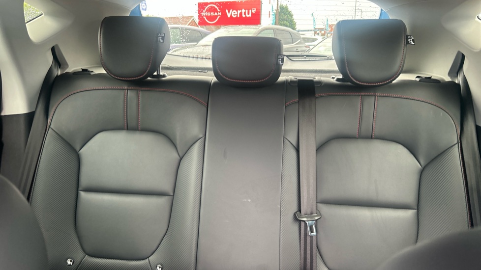 MG ZS 1.0T GDi Exclusive 5dr DCT Petrol Hatchback - Image 15
