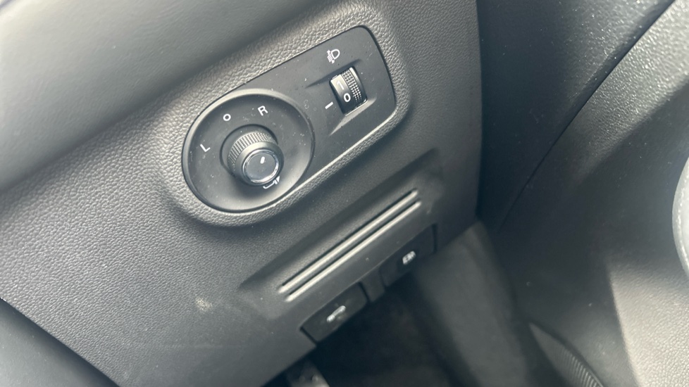MG ZS 1.0T GDi Exclusive 5dr DCT Petrol Hatchback - Image 28