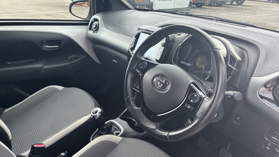Toyota Aygo 1.0 VVT-i X-Trend 5dr Petrol Hatchback - Image 11