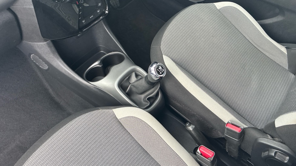 Toyota Aygo 1.0 VVT-i X-Trend 5dr Petrol Hatchback - Image 13