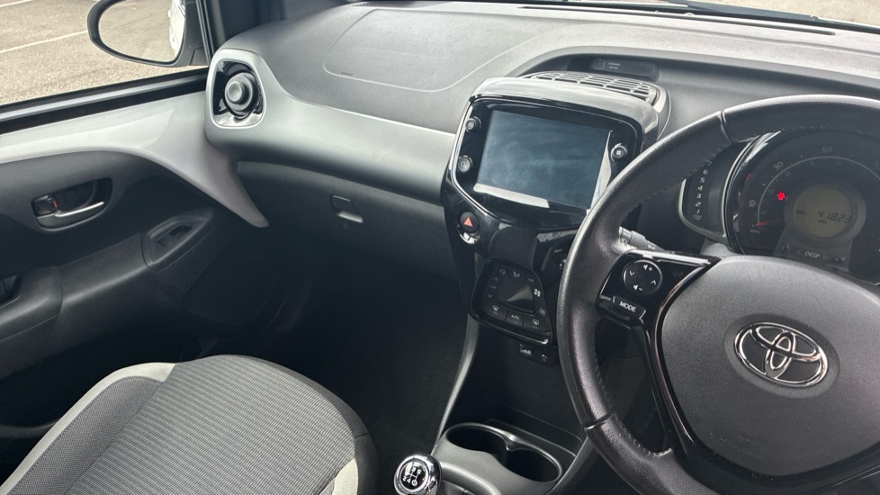 Toyota Aygo 1.0 VVT-i X-Trend 5dr Petrol Hatchback - Image 14