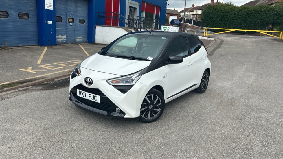 Toyota Aygo 1.0 VVT-i X-Trend 5dr Petrol Hatchback - Image 27