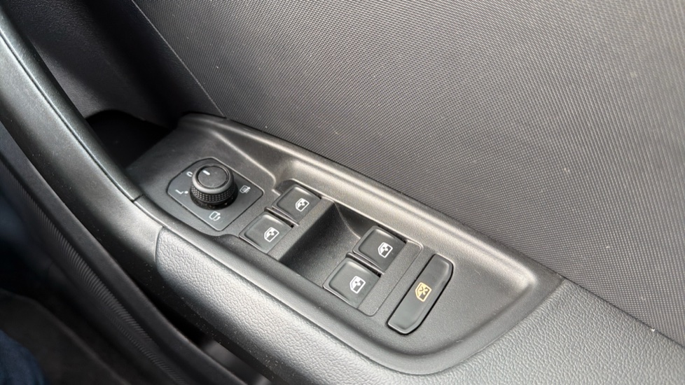 Audi A1 25 TFSI Technik 5dr Petrol Hatchback - Image 30