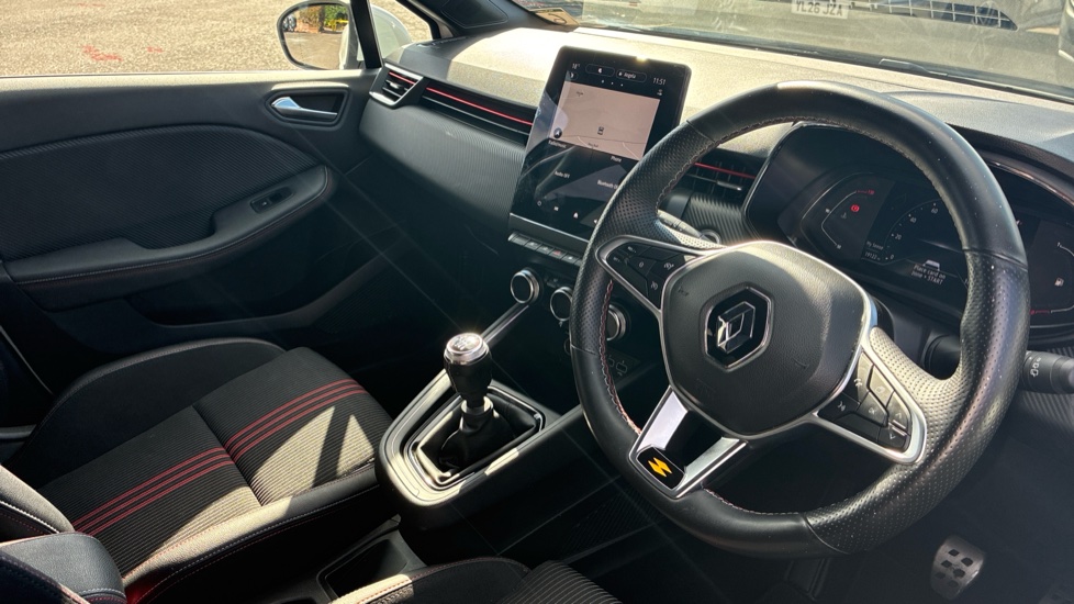 Renault Clio 1.0 TCe 90 RS Line 5dr Petrol Hatchback - Image 11
