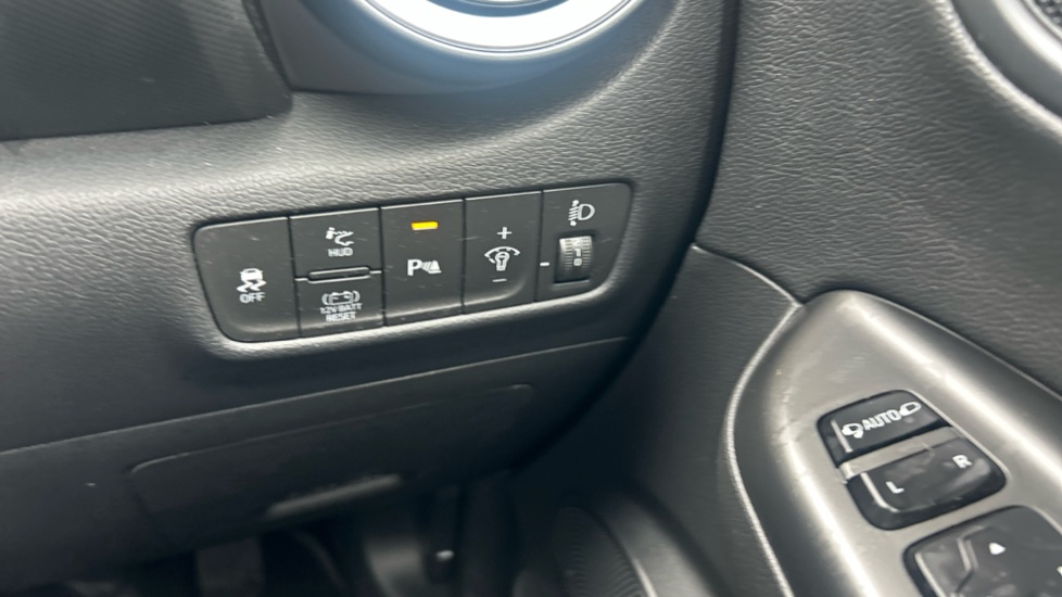 Hyundai KONA 1.6 GDi Hybrid Ultimate 5dr DCT Hybrid Hatchback - Image 33
