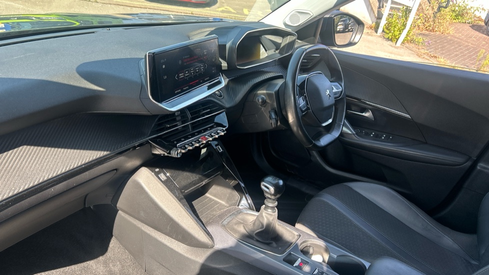 Peugeot 2008 1.2 PureTech Allure Premium 5dr Petrol Estate - Image 9