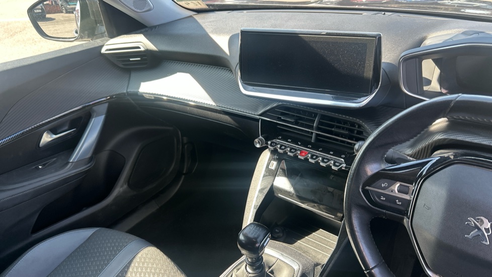 Peugeot 2008 1.2 PureTech Allure Premium 5dr Petrol Estate - Image 14