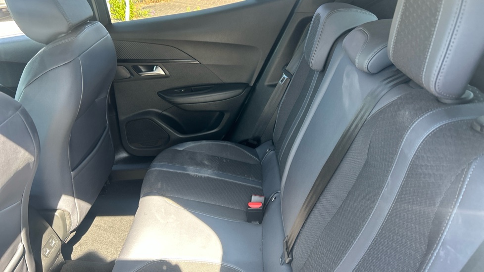 Peugeot 2008 1.2 PureTech Allure Premium 5dr Petrol Estate - Image 16