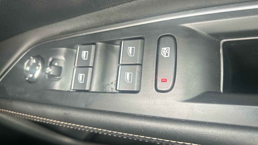 Peugeot 5008 1.5 BlueHDi GT 5dr EAT8 Diesel Estate - Image 28