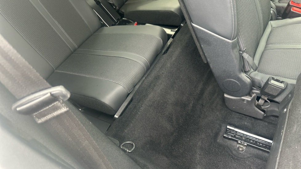 Peugeot 5008 1.5 BlueHDi GT 5dr EAT8 Diesel Estate - Image 37