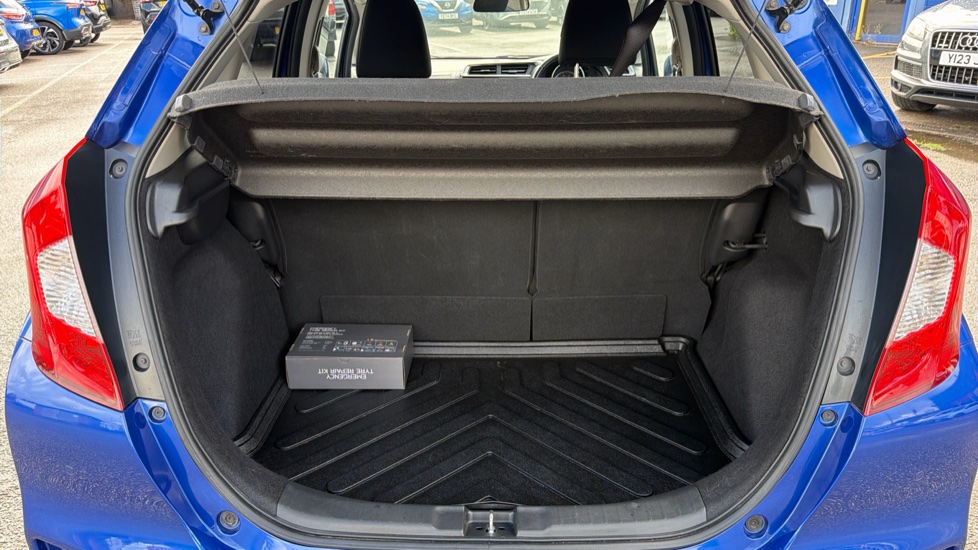 Honda Jazz 1.3 i-VTEC EX Navi 5dr Petrol Hatchback - Image 4