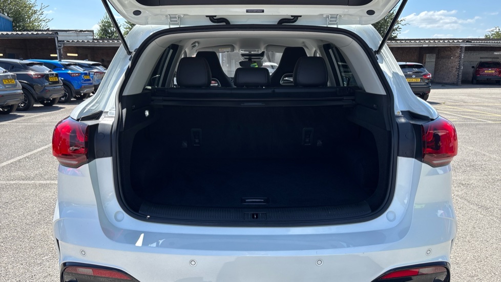 MG HS 1.5 T-GDI Trophy 5dr Petrol Hatchback - Image 4
